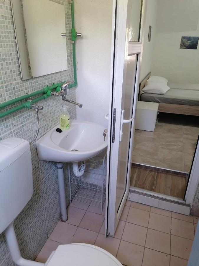 Apartman Milan Obrovac Exterior photo