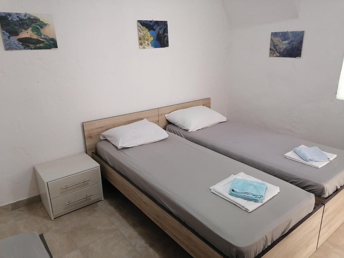 Apartman Milan Obrovac Exterior photo